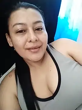 Snapshot of sussan_sexymilf chatting on July 23, 5:00 pm sussan sexymilf online show from July 23, 5:00 pm