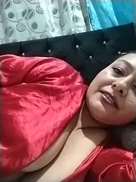 Snapshot of sussan_sexymilf chatting on August 1, 7:51 am sussan sexymilf online show from August 1, 7:51 am