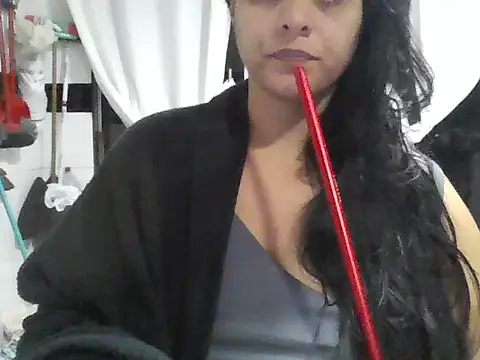 Snapshot of Isabel2q5n chatting on June 6, 2:49 am Isabel2q5n online show from June 6, 2:49 am