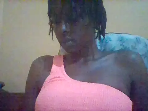 Snapshot of Zinnah_Q chatting on June 7, 9:24 am Zinnah Q online show from June 7, 9:24 am