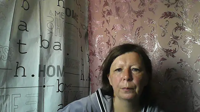 Snapshot of Schastlivaya43 chatting on June 6, 6:29 am Schastlivaya43 online show from June 6, 6:29 am