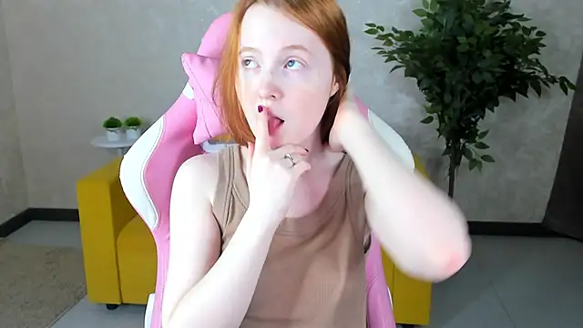 ari-kittyy online show from June 8, 4:13 am