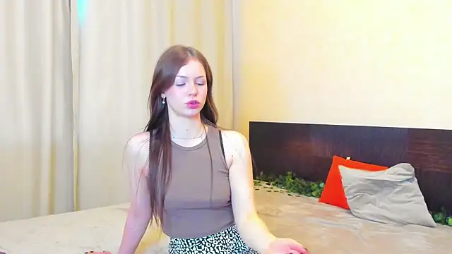 Snapshot of Lori_cutess chatting on June 5, 5:25 am Lori cutess online show from June 5, 5:25 am