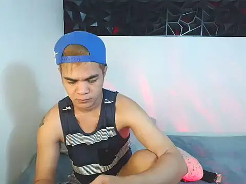 Snapshot of yourmikexxx chatting on June 9, 7:58 pm yourmikexxx online show from June 9, 7:58 pm