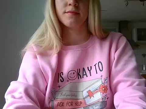 Snapshot of xyviviana chatting on June 7, 11:58 am xyviviana online show from June 7, 11:58 am