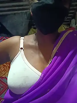Snapshot of Bhumi_26 chatting on June 10, 5:23 pm Bhumi 26 online show from June 10, 5:23 pm