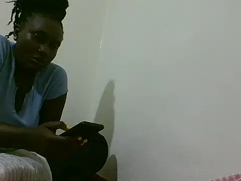 Snapshot of HottieV chatting on June 4, 5:30 pm HottieV online show from June 4, 5:30 pm
