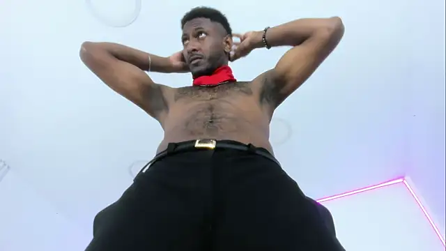 Snapshot of DaddyBlack_ chatting on June 6, 10:03 pm DaddyBlack online show from June 6, 10:03 pm
