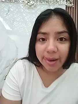 Snapshot of Amber_Herrera chatting on June 10, 12:15 pm Amber Herrera online show from June 10, 12:15 pm