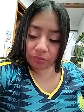 Snapshot of Amber_Herrera chatting on June 18, 12:53 pm Amber Herrera online show from June 18, 12:53 pm