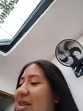 Snapshot of Amber_Herrera chatting on July 23, 12:14 pm Amber Herrera online show from July 23, 12:14 pm