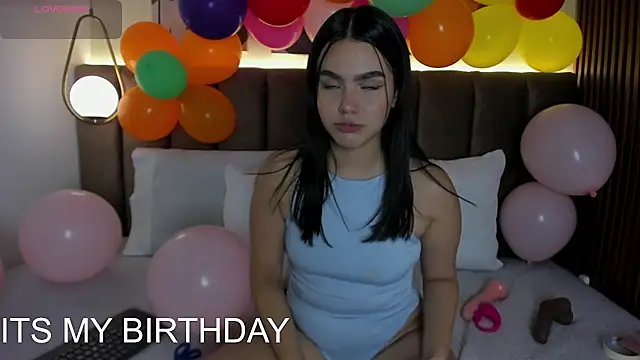Snapshot of Bella18__ chatting on July 21, 9:17 pm Bella18 online show from July 21, 9:17 pm