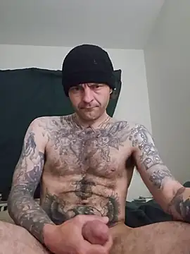 Snapshot of bigtattedcock chatting on June 15, 3:42 am bigtattedcock online show from June 15, 3:42 am