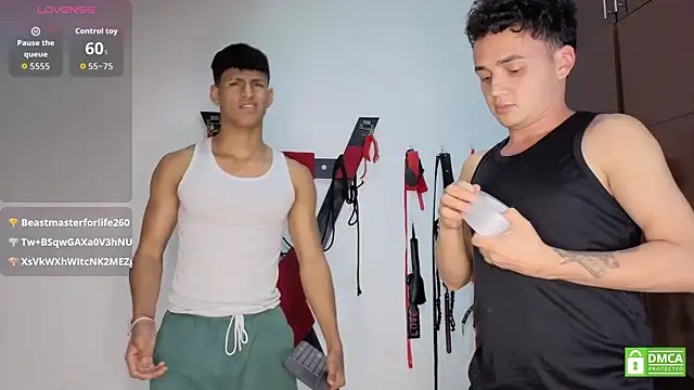 Nicolas AthleticBoy online show from July 5, 4:52 am
