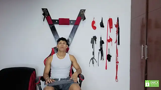Nicolas AthleticBoy online show from July 24, 7:45 pm