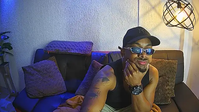 Snapshot of ethan_jons chatting on June 6, 7:29 pm ethan jons online show from June 6, 7:29 pm