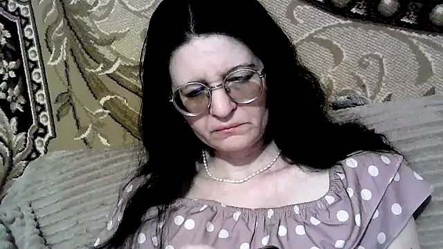 Snapshot of Dear_Annet chatting on June 7, 7:17 pm Dear Annet online show from June 7, 7:17 pm
