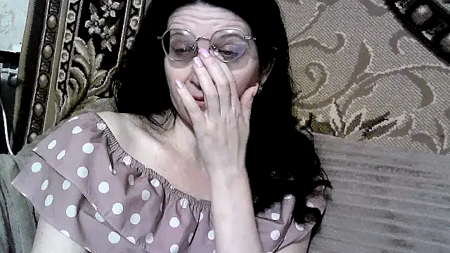Snapshot of Dear_Annet chatting on June 9, 8:31 pm Dear Annet online show from June 9, 8:31 pm