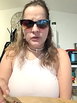 Minette  online show from June 9, 7:03 pm