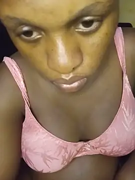 Snapshot of Modelaura chatting on June 28, 6:36 pm Modelaura online show from June 28, 6:36 pm