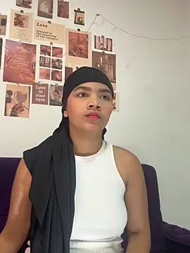 Snapshot of Jalilat_Billal_02 chatting on June 8, 3:18 am Jalilat Billal 02 online show from June 8, 3:18 am