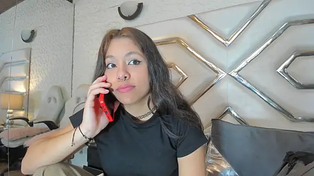 Snapshot of Chloe_Belll chatting on July 29, 3:43 pm Chloe Belll online show from July 29, 3:43 pm