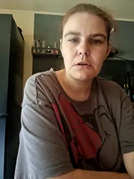 Snapshot of GoldenWifee chatting on June 10, 5:07 am GoldenWifee online show from June 10, 5:07 am