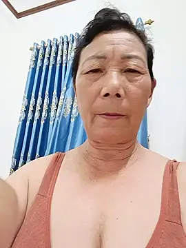 Snapshot of KK_orio chatting on June 8, 1:11 pm KK orio online show from June 8, 1:11 pm