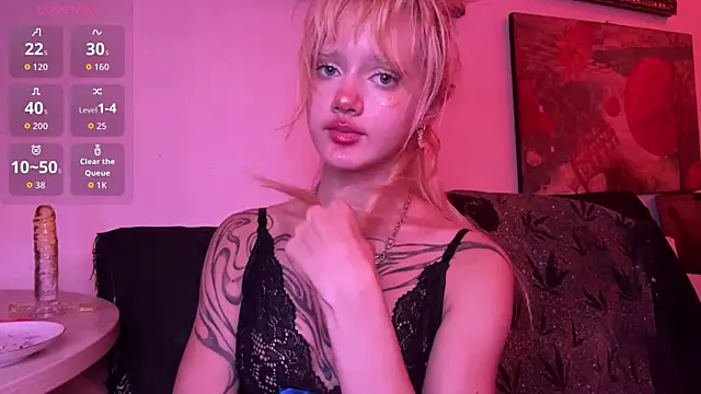 Snapshot of JoanneMcauly chatting on July 5, 9:44 pm JoanneMcauly online show from July 5, 9:44 pm
