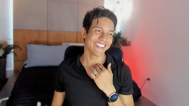 Snapshot of LevinFox chatting on June 8, 3:45 pm LevinFox online show from June 8, 3:45 pm