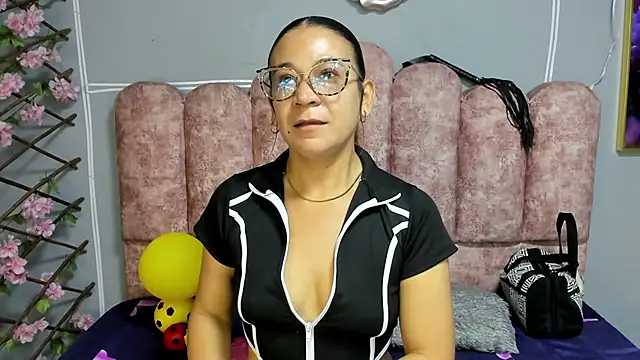 SexyNurseMia online show from July 27, 12:45 pm