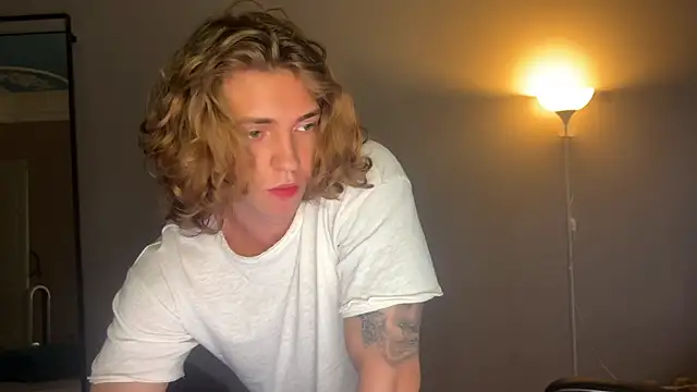 Snapshot of DanielWalkerr chatting on July 8, 6:45 pm DanielWalkerr online show from July 8, 6:45 pm