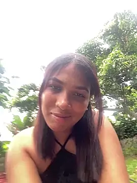Snapshot of nina20xxxx chatting on June 7, 5:49 pm nina20xxxx online show from June 7, 5:49 pm