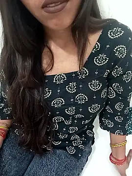 Snapshot of Meenakshi_rajput chatting on June 10, 4:12 am Meenakshi rajput online show from June 10, 4:12 am