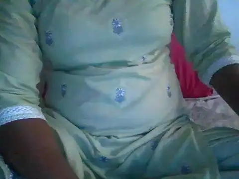 Snapshot of Ishita_01 chatting on June 12, 12:53 am Ishita 01 online show from June 12, 12:53 am