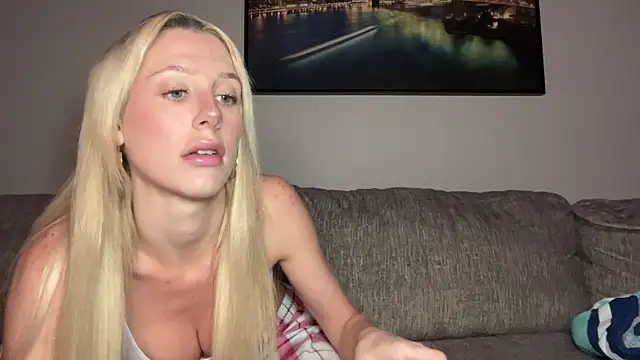 Snapshot of chelseapaigee chatting on June 19, 3:11 am chelseapaigee online show from June 19, 3:11 am