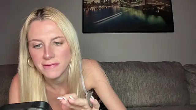 Snapshot of chelseapaigee chatting on June 20, 5:32 am chelseapaigee online show from June 20, 5:32 am