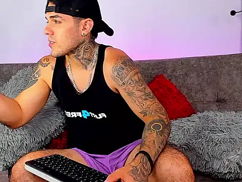Austin Rayne online show from July 10, 3:33 am