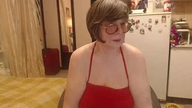 Sharon Amore online show from April 2, 7:22 pm