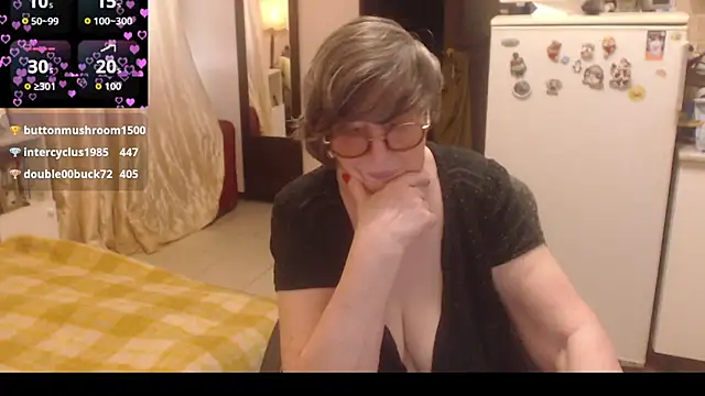 Sharon Amore online show from July 26, 4:42 am