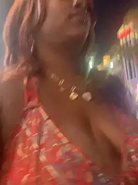 Snapshot of nia_coxlive chatting on August 1, 10:03 am nia coxlive online show from August 1, 10:03 am