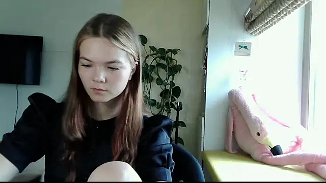 Snapshot of AvrilGillig chatting on July 19, 9:46 am AvrilGillig online show from July 19, 9:46 am