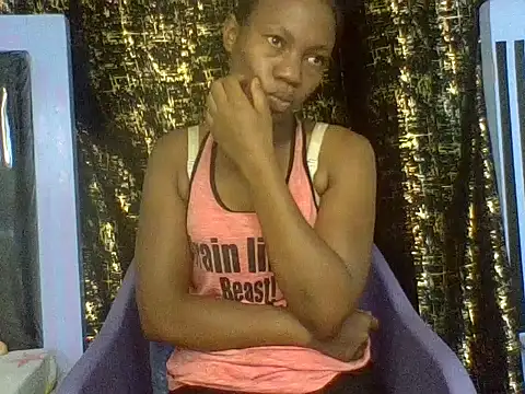 Snapshot of Lovey_daisy15 chatting on June 23, 4:21 am Lovey daisy15 online show from June 23, 4:21 am