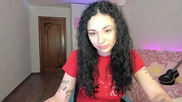 Snapshot of elisskriter chatting on June 22, 12:02 pm elisskriter online show from June 22, 12:02 pm