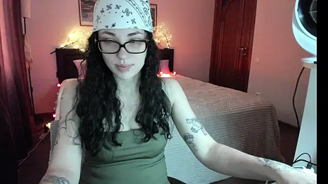 Snapshot of elisskriter chatting on July 13, 4:15 am elisskriter online show from July 13, 4:15 am