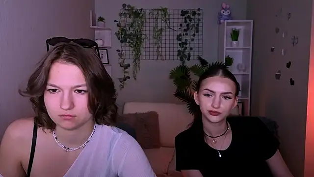 naomi perl online show from June 25, 10:31 am