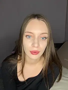 Snapshot of Carolain2468 chatting on June 10, 3:44 pm Carolain2468 online show from June 10, 3:44 pm