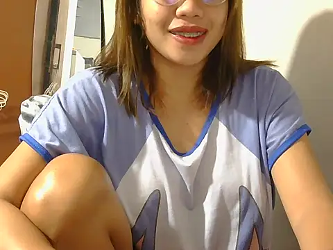 Snapshot of stellar0111 chatting on July 6, 1:02 am stellar0111 online show from July 6, 1:02 am