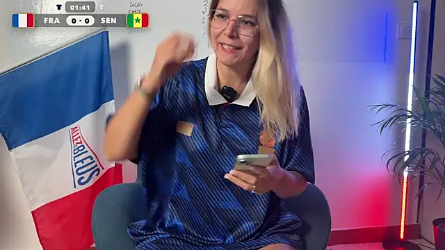 Snapshot of Emy-Lana chatting on June 16, 7:05 pm Emy-Lana online show from June 16, 7:05 pm