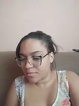 Snapshot of Esquetadinhas chatting on July 4, 6:14 pm Esquetadinhas online show from July 4, 6:14 pm